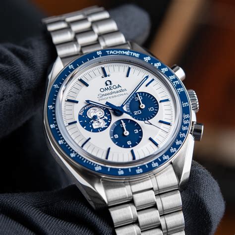 omega speedmaster moonwatch snoopy 50th anniversary|omega snoopy 50th anniversary price.